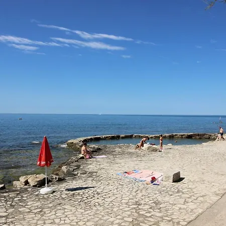 Apartament Sandra A4, 80 M From The *