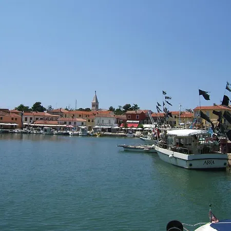 Sandra A4, 80 M From The * Novigrad (Istria)