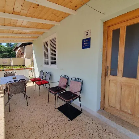 Apartment Sandra A4, 80 M From The *