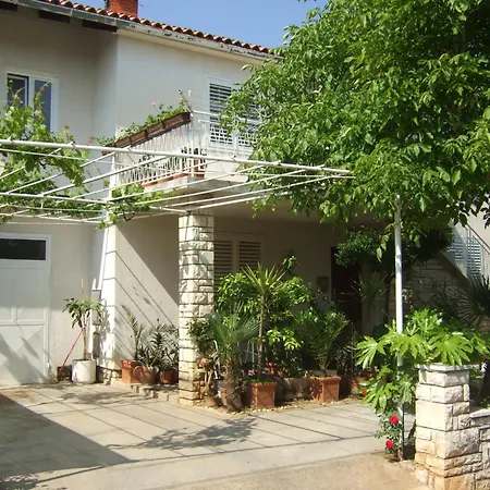 Sandra A4, 80 M From The Novigrad Istria