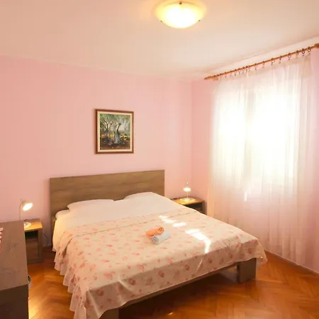 Apartment Sandra A4, 80 M From The Novigrad (Istria)