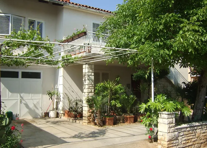 Sandra A4, 80 M From The Novigrad Istria