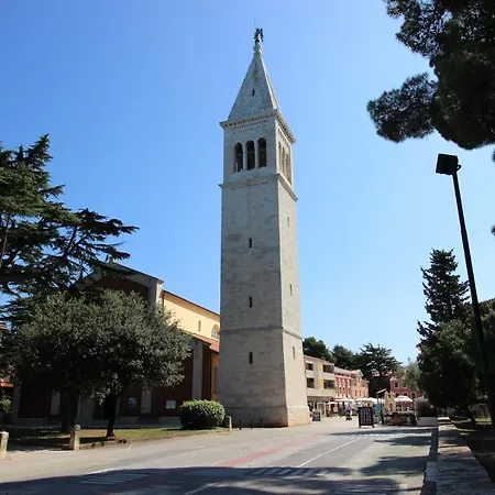 Sandra A4, 80 M From The Appartamento